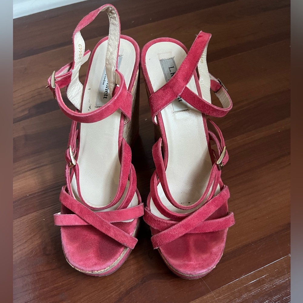 L.K. Bennett Coral Pink Suede Size 37.5 (US 6.5) Open Toe Strappy Wedge Sandals